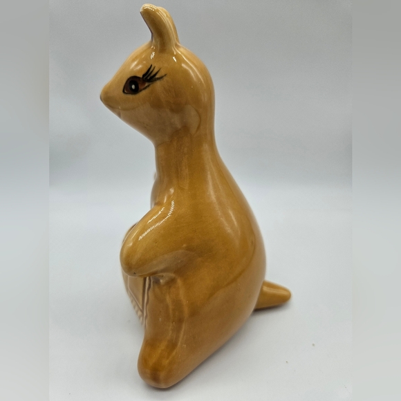 George Wood kangaroo figurine cotton dispenser - Picture 2 of 16